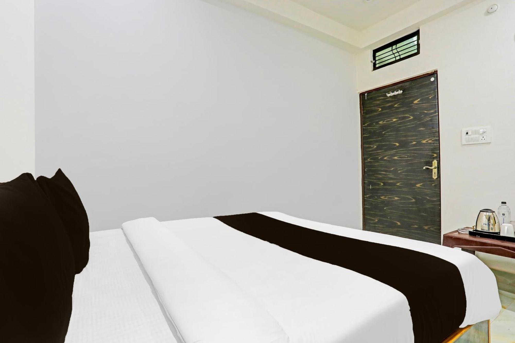 Hotel O The Maruti Paying Guest House バラナシ エクステリア 写真