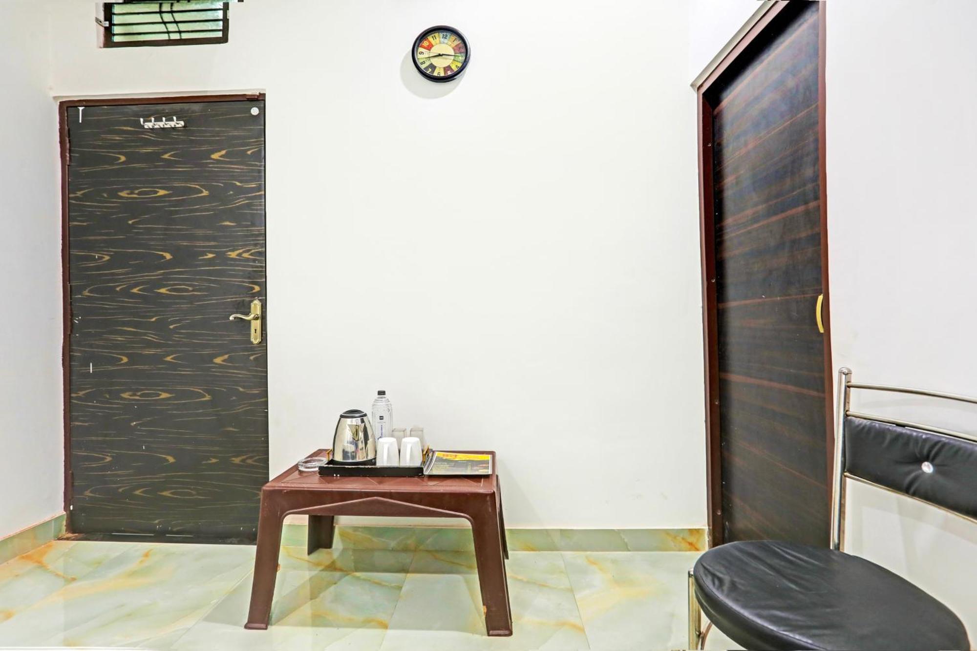 Hotel O The Maruti Paying Guest House バラナシ エクステリア 写真