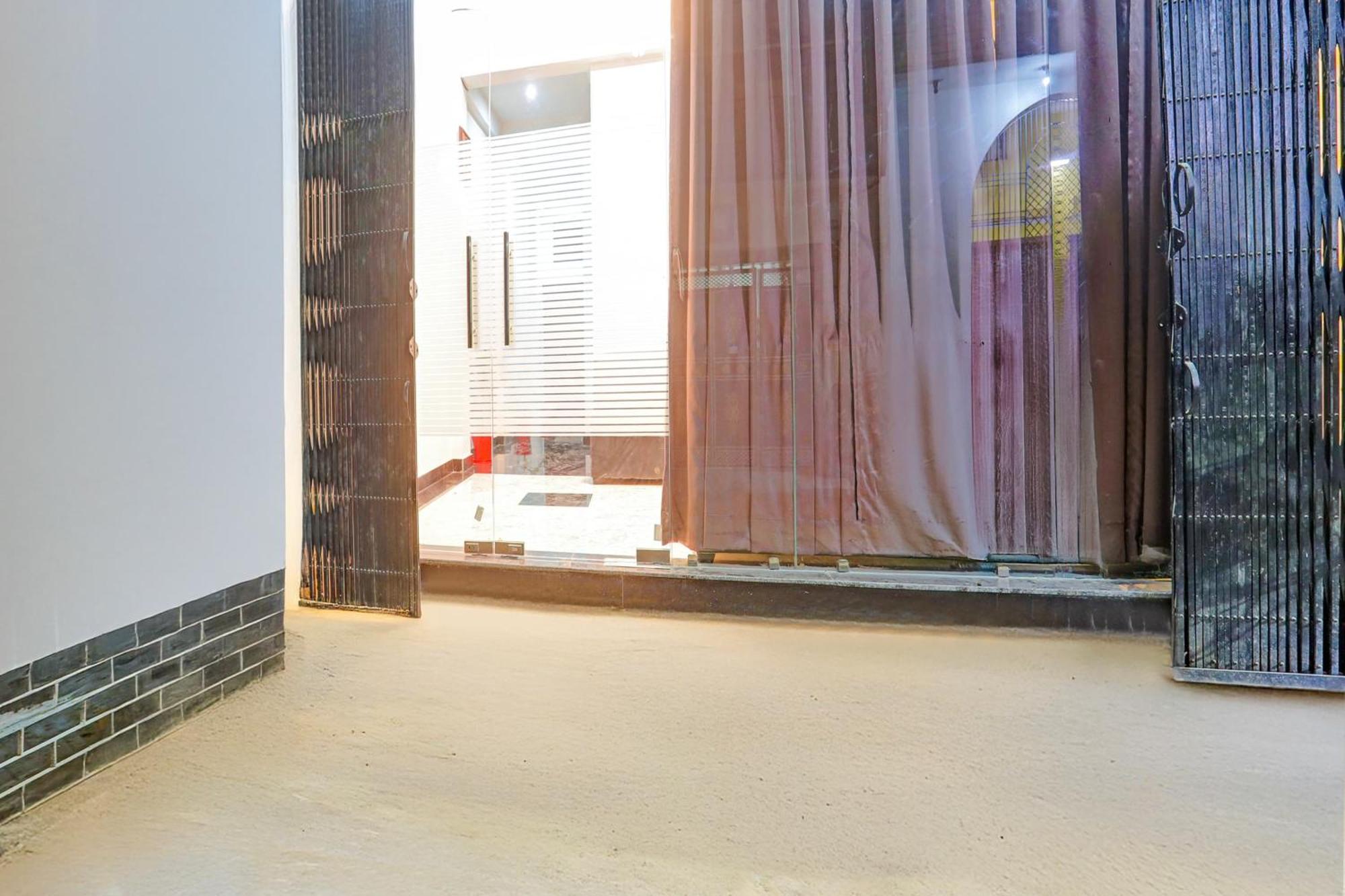 Hotel O The Maruti Paying Guest House バラナシ エクステリア 写真